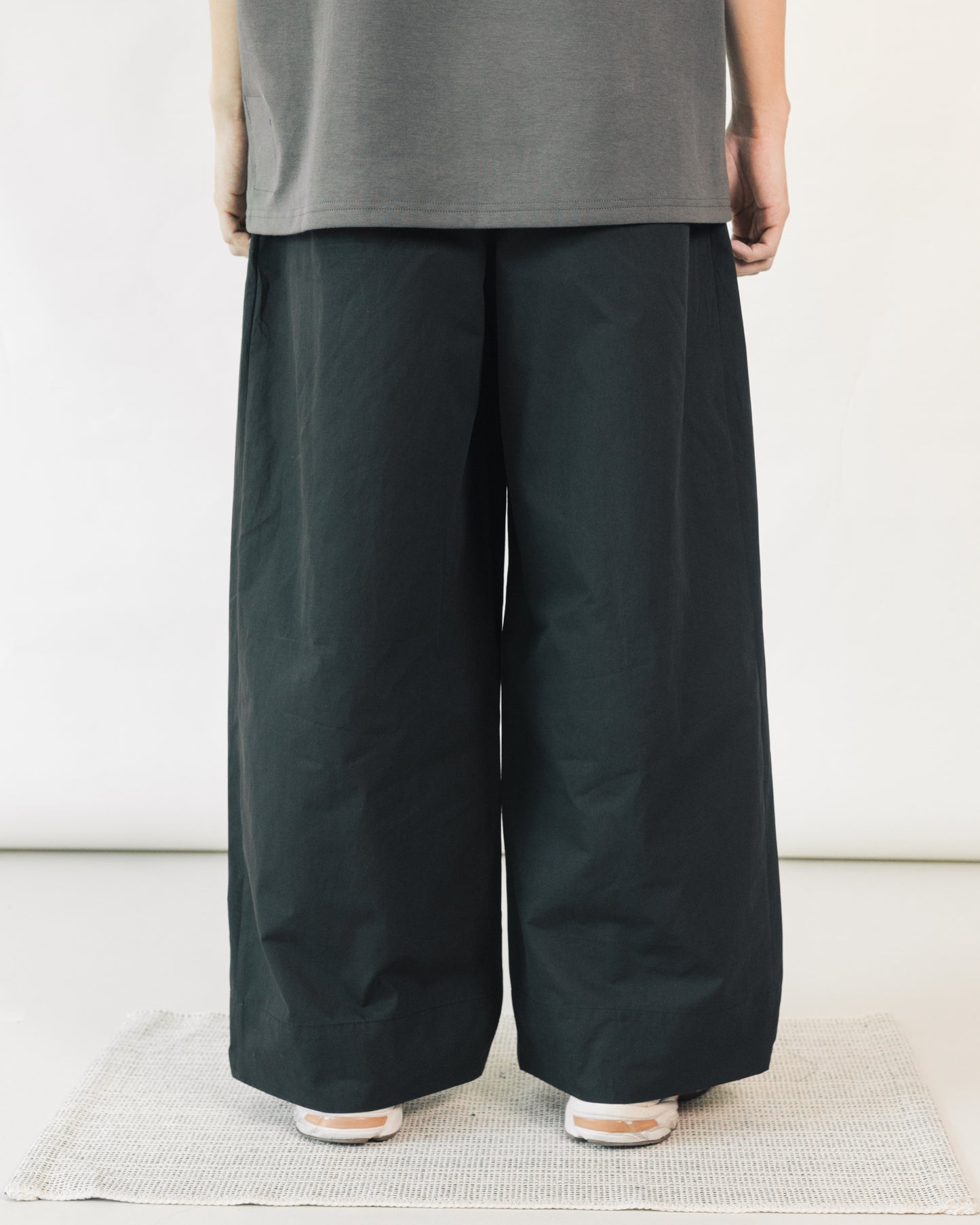 Mellow Kaze Pleated Casual Pants Black